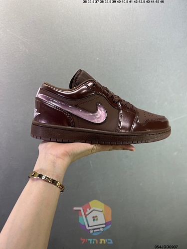 נעלי Air Jordan 1 Low בארבעה גוונים 45