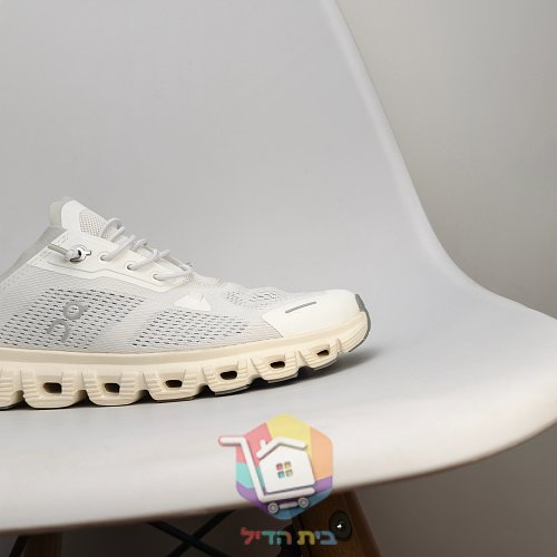 נעלי On Cloud Coast לנשים, לבן ושמנת 1