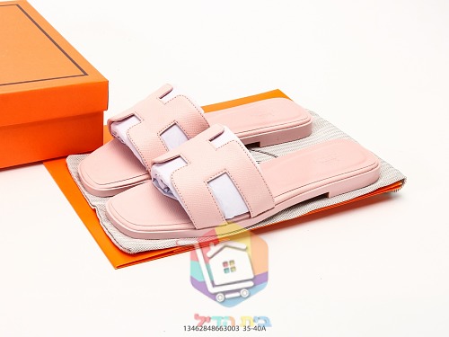 Hermès Pantoletten mit ausgeschnittenem H 18