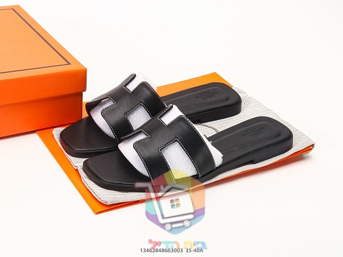Hermès Pantoletten mit ausgeschnittenem H 34