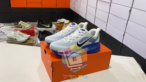 Nike Vomero 18 Laufschuhe aus Mesh 10