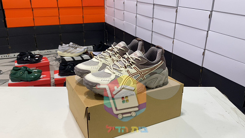 ASICS GEL-NANDI in Creme und Braun 2