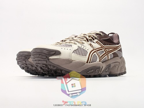 ASICS GEL-NANDI in Creme und Braun 9