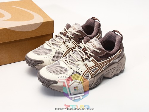 ASICS GEL-NANDI in Creme und Braun 11