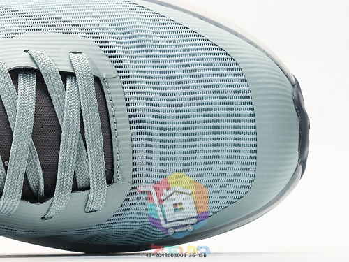 On Laufschuhe mit CloudTec-Sohle und Helion-Schaum 12