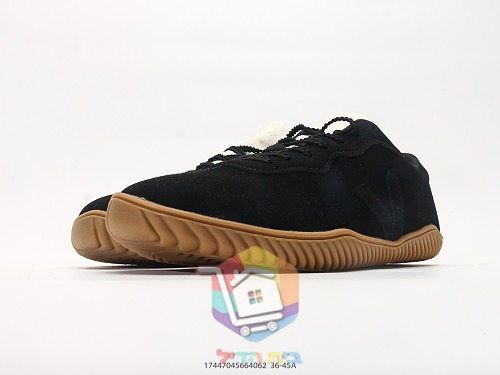 VEJA Volley mit gerippter Gummisohle 38