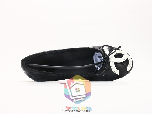 נעלי בובה Chanel Cambon שחור עם לוגו לבן 7