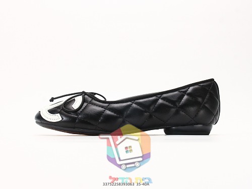נעלי בובה Chanel Cambon שחור עם לוגו לבן 9