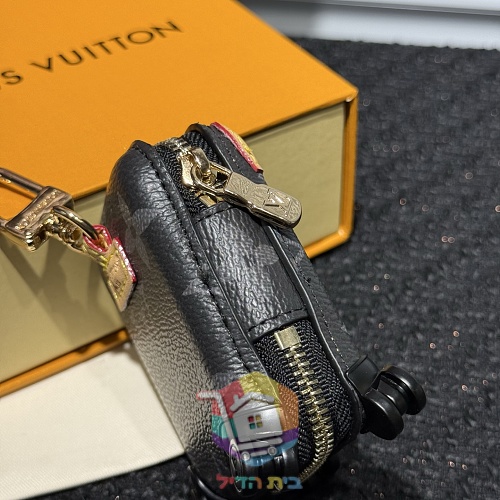 מחזיק מפתחות Louis Vuitton בצורת מזוודה, שבעה גוונים 2