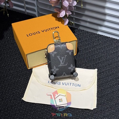 מחזיק מפתחות Louis Vuitton בצורת מזוודה, שבעה גוונים 8