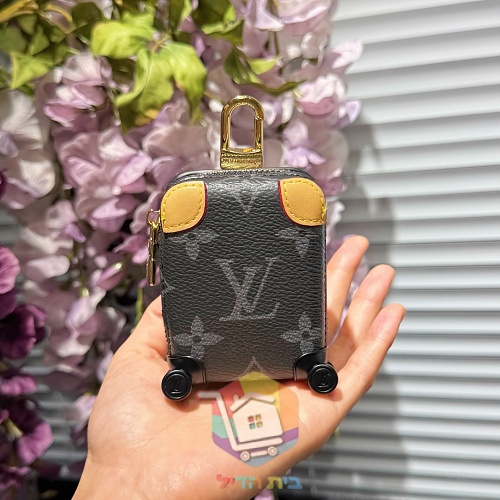 מחזיק מפתחות Louis Vuitton בצורת מזוודה, שבעה גוונים 9