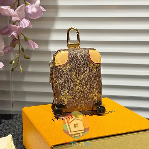 מחזיק מפתחות Louis Vuitton בצורת מזוודה, שבעה גוונים 15