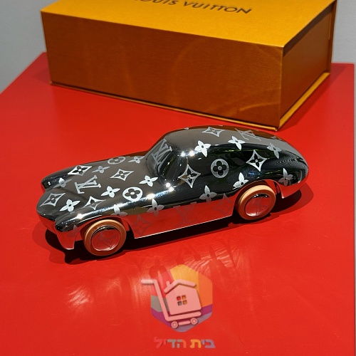 מכונית דגם Louis Vuitton במונוגרם 8