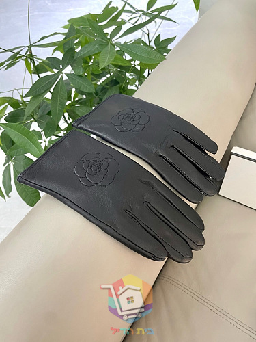 כפפות עור Chanel עם פרח מוטבע 5
