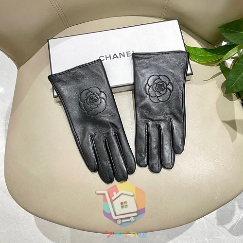 כפפות עור Chanel עם פרח מוטבע 11