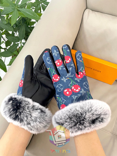 כפפות Louis Vuitton עם דובדבנים ופרווה בשני גוונים 11