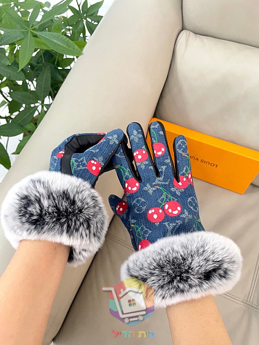 כפפות Louis Vuitton עם דובדבנים ופרווה בשני גוונים 19