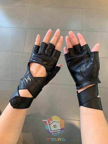 כפפות עור Chanel חסרות אצבעות בשני גוונים 4