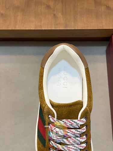 נעלי סניקרס Gucci Ace בשלושה גוונים 3