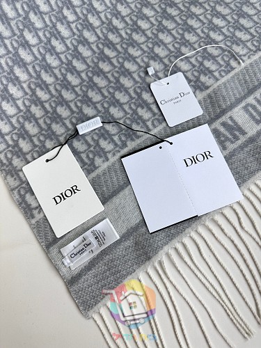 צעיף Dior במונוגרם בשלושה גוונים 1