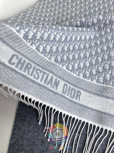 צעיף Dior במונוגרם בשלושה גוונים 2