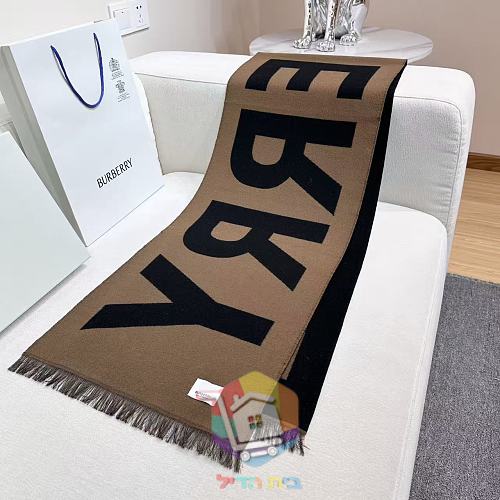 צעיף Burberry עם כיתוב בשלושה גוונים 4