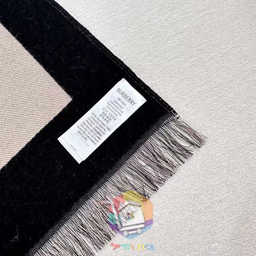 צעיף Burberry עם כיתוב בשלושה גוונים 19