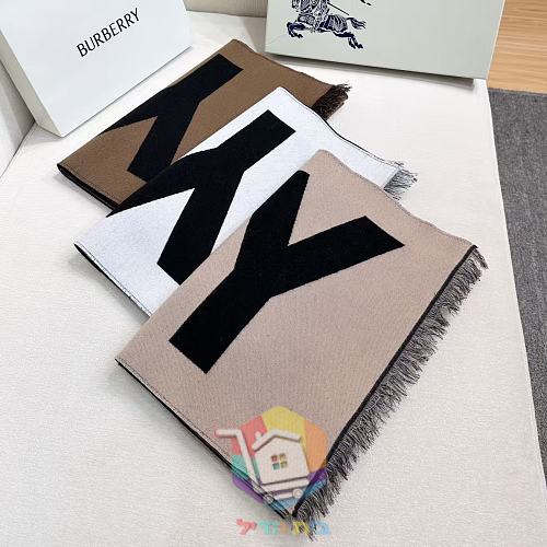 צעיף Burberry עם כיתוב בשלושה גוונים 30