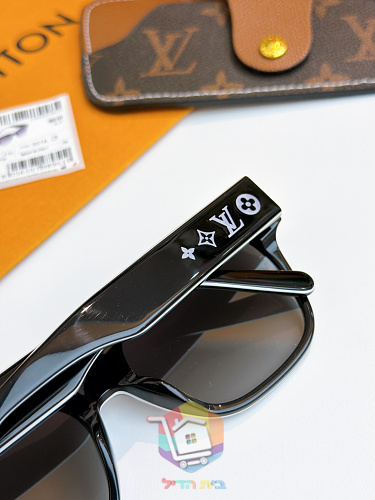 משקפי שמש Louis Vuitton LV Line, שחור עם מסגרת לבנה 14