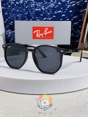 משקפי שמש Ray-Ban RB4147 Boyfriend בשישה גוונים 10