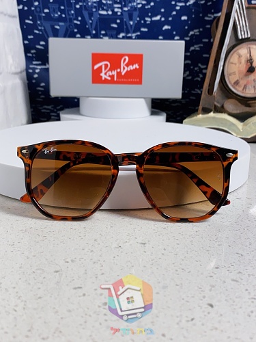 משקפי שמש Ray-Ban RB4147 Boyfriend בשישה גוונים 31