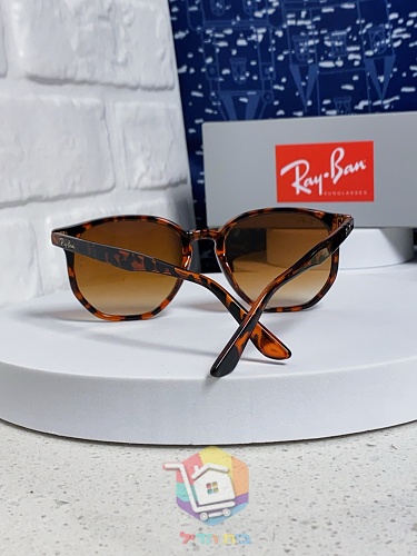 משקפי שמש Ray-Ban RB4147 Boyfriend בשישה גוונים 37