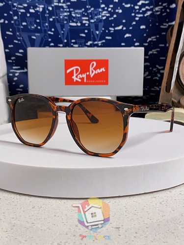 משקפי שמש Ray-Ban RB4147 Boyfriend בשישה גוונים 40
