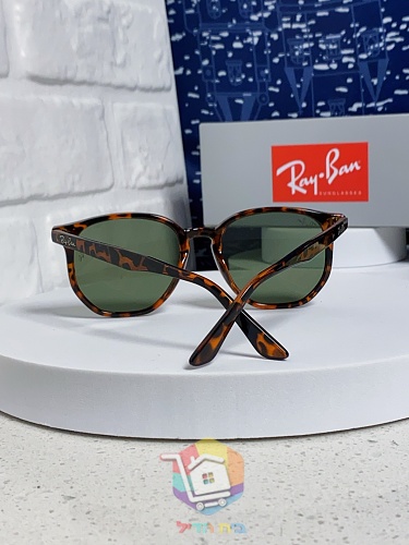 משקפי שמש Ray-Ban RB4147 Boyfriend בשישה גוונים 48