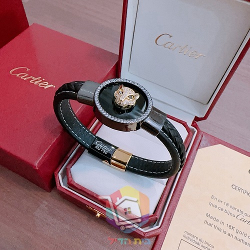 Cartier Armband aus Leder mit Pantherkopf auf schwarzem Medaillon 2