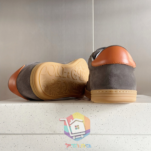 Dolce & Gabbana Sneaker aus perforiertem Leder, in sechs Farben 26