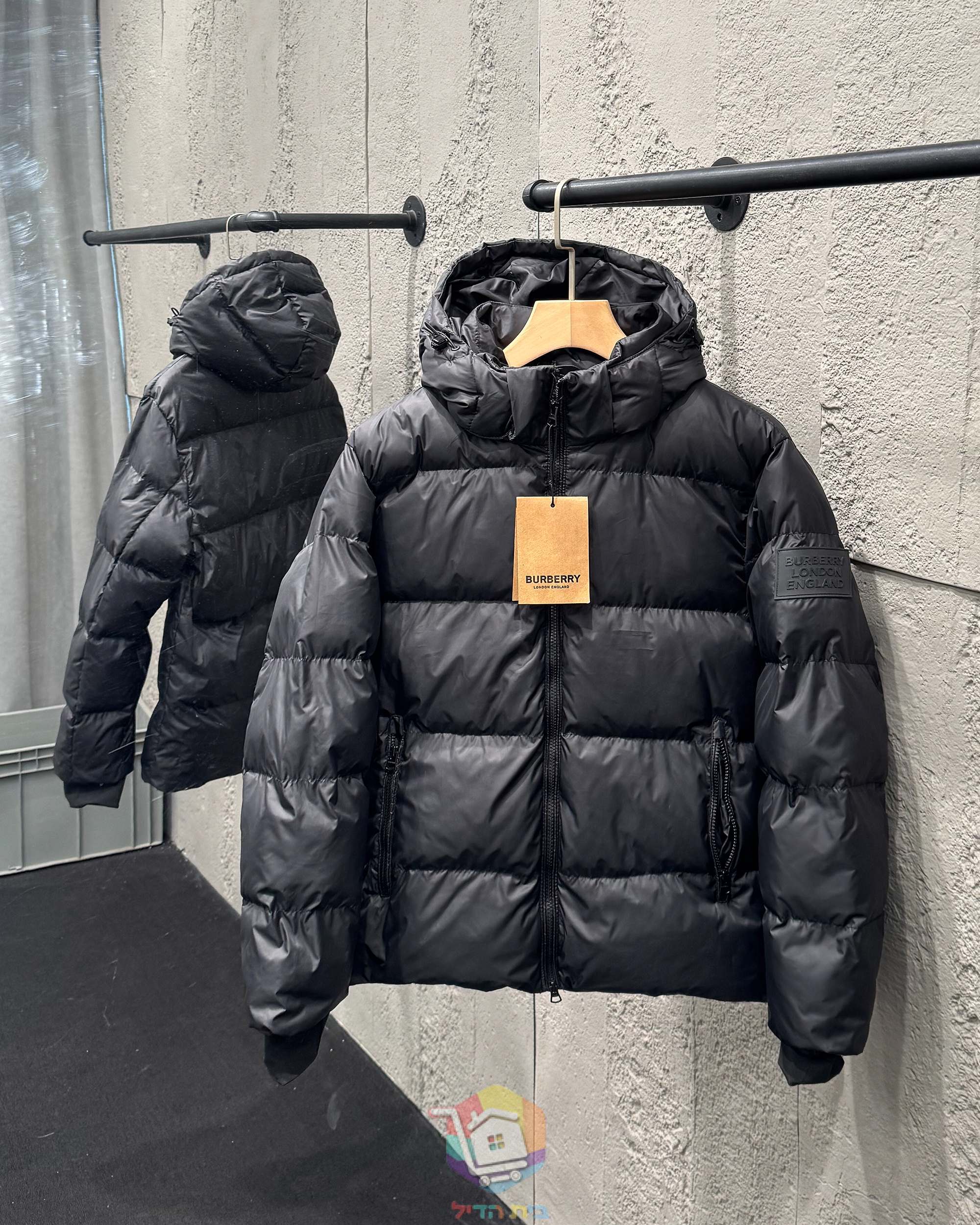 سترة ريش Burberry بقلنسوة، أسود