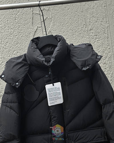 מעיל פוך Moncler עם קפוצ'ון וכיסי חזה, לבן או שחור, תמונה 7