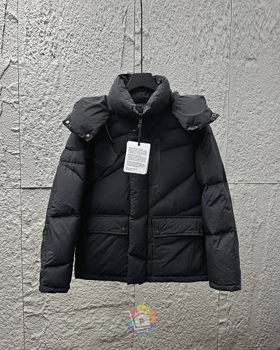 מעיל פוך Moncler עם קפוצ'ון וכיסי חזה, לבן או שחור, תמונה 11