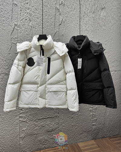 מעיל פוך Moncler עם קפוצ'ון וכיסי חזה, לבן או שחור, תמונה 13
