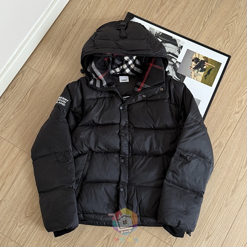 מעיל פוך Burberry עם קפוצ'ון בבטנת משבצות, בז' או שחור, תמונה 13