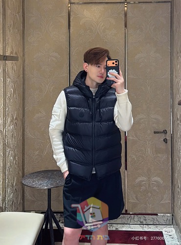 וסט פוך Moncler עם ברדס, שחור 5
