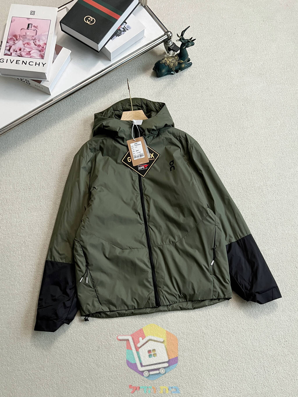 מעיל On Insulator Jacket עם ברדס, חמישה גוונים
