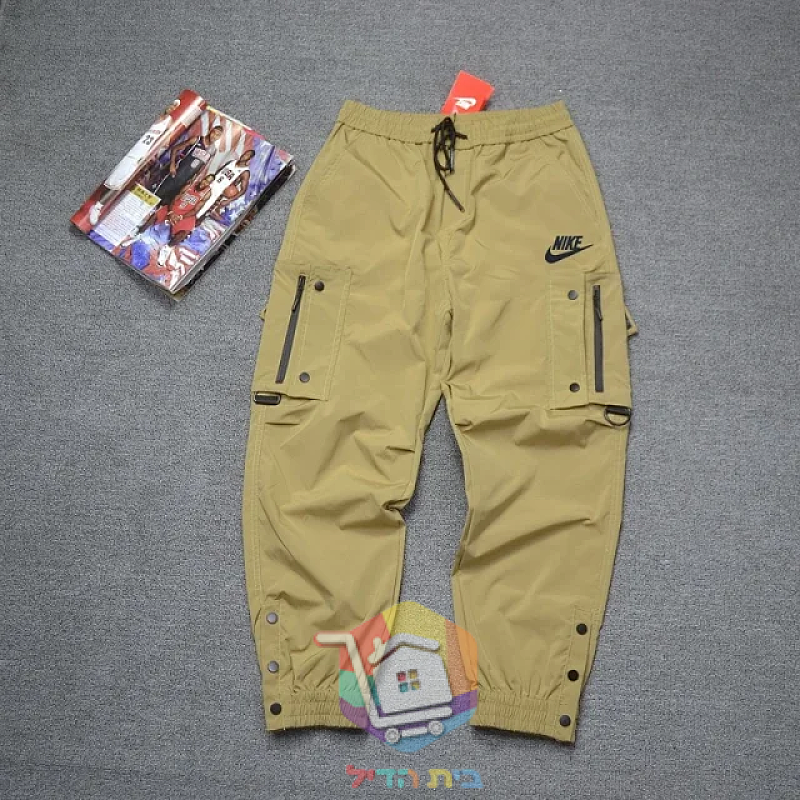 Nike Cargo-Jogginghose in zwei Farben