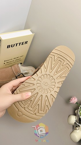 כפכפי UGG Goldenstar Evelina Clog בחמישה גוונים 10