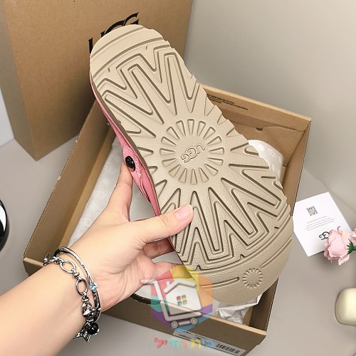 כפכפי UGG Goldenstar Evelina Clog בחמישה גוונים 33
