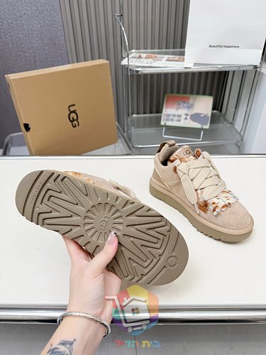 נעלי סניקרס UGG Lowmel בארבעה גוונים 1