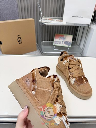 נעלי סניקרס UGG Lowmel בארבעה גוונים 16