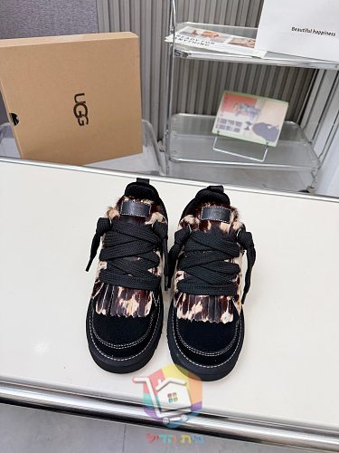 נעלי סניקרס UGG Lowmel בארבעה גוונים 27