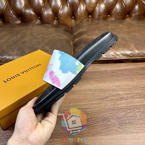 כפכפי Louis Vuitton Waterfront במונוגרם בשבעה גוונים 10